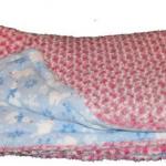 Grosse Decke aus Rosenpluesch Rose und hellblauem Kuschelflausch