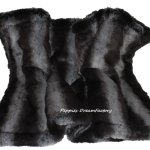 Decke aus einem luxoroesen Webpelz in
schwarz-grau